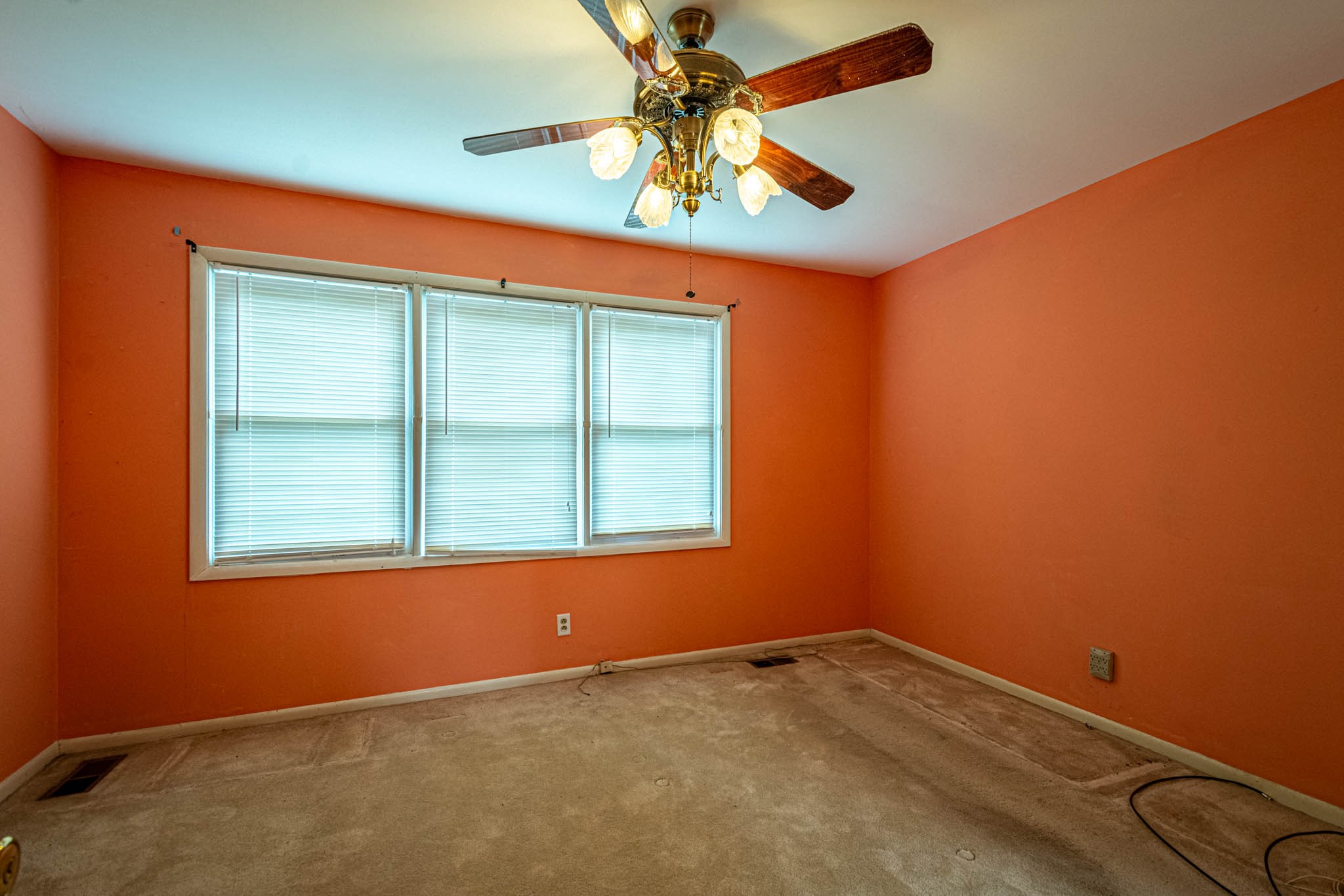 657 Prospect Road Pulaski, TN 38478 - Photo 33 of 50 an empty room with a window