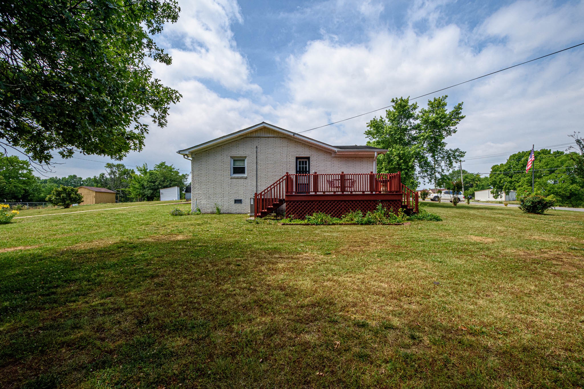 657 Prospect Road Pulaski, TN 38478 - Photo 7 of 50 a front view of a house with garden