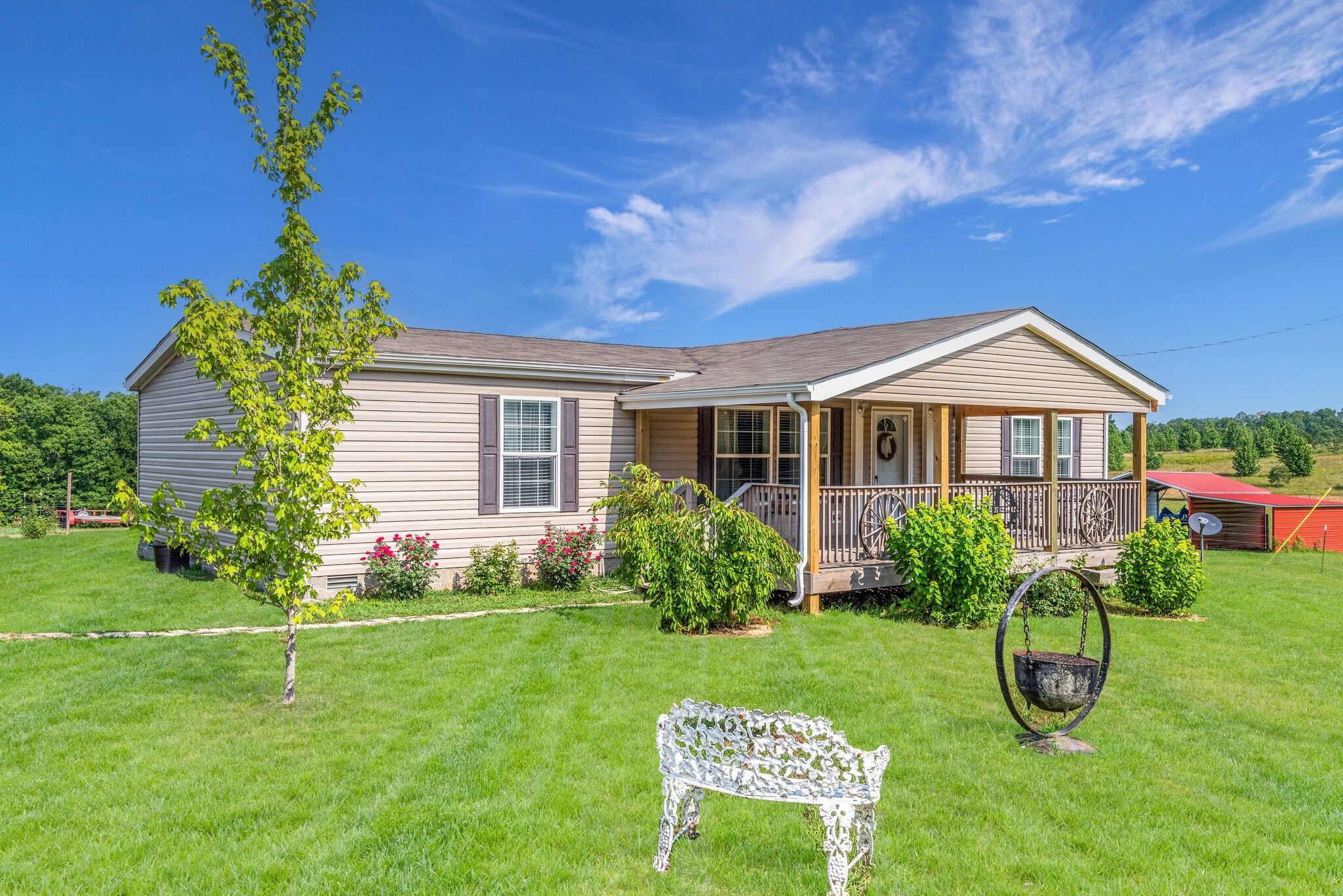 4585 West Tennessee City Road McEwen, TN 37101 - Photo 54 of 55 a view of a house with backyard and garden