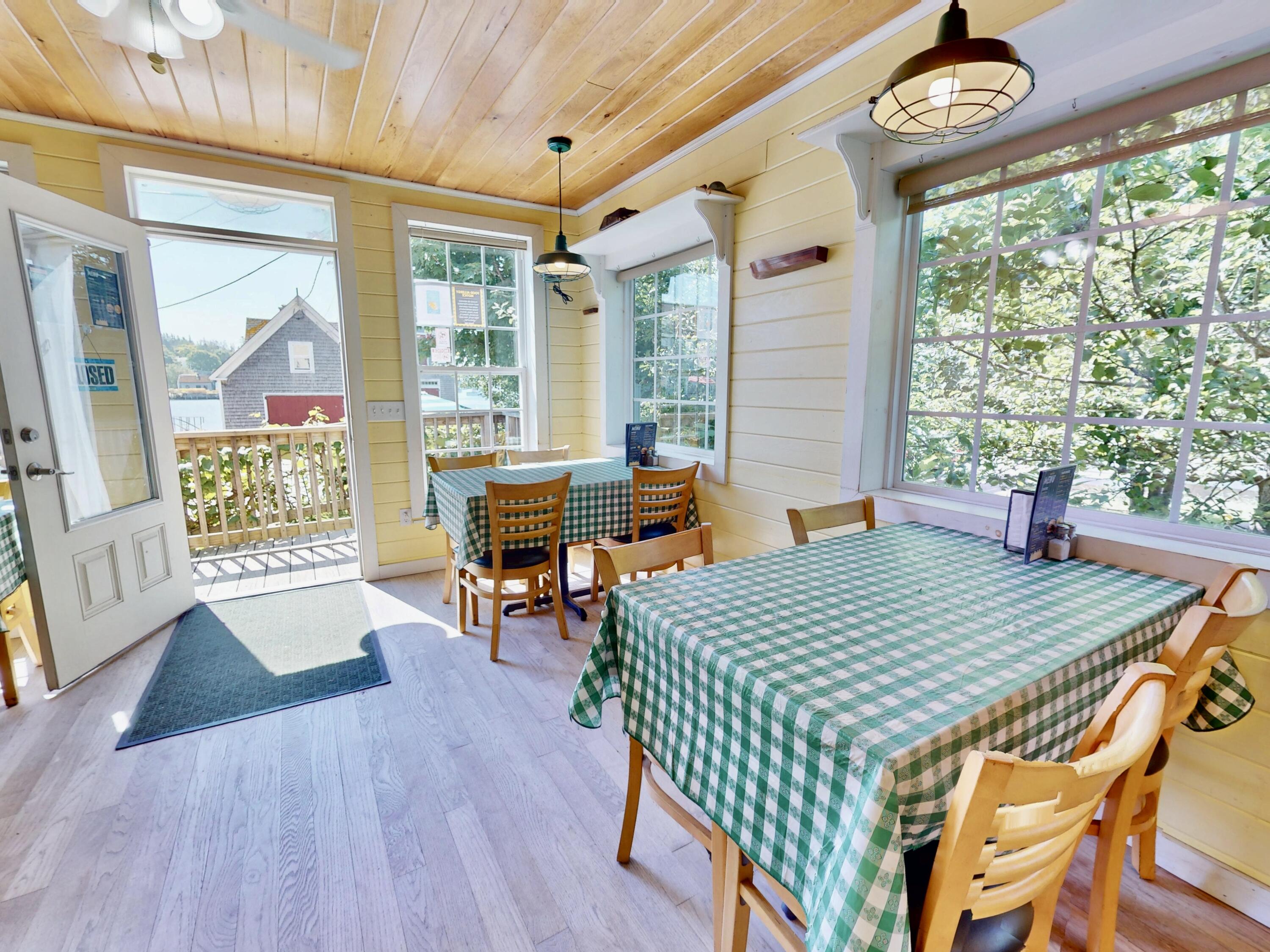62 West Main Street Vinalhaven, ME 04863 - Photo 16 of 65