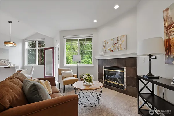 $269,000 | 13000 Admiralty Way, Unit A303, Everett, WA 98204