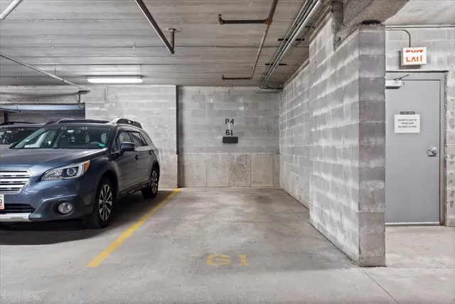 $410,000 | 2337 West Wolfram Street, Unit 415, Chicago, IL 60618