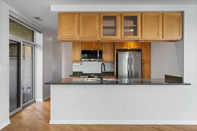 $410,000 | 2337 West Wolfram Street, Unit 415, Chicago, IL 60618
