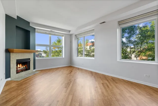 $410,000 | 2337 West Wolfram Street, Unit 415, Chicago, IL 60618