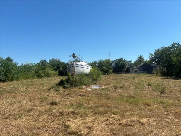 $69,000 | 2250 Avenue L, San Leon, TX 77539