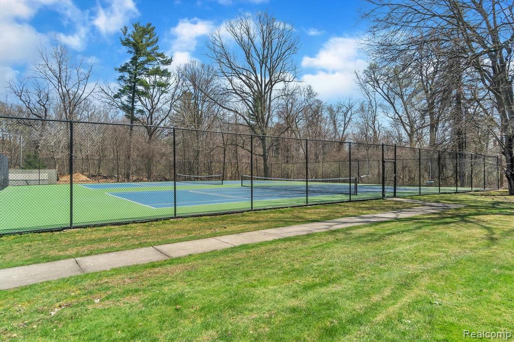 1177 Pine Ridge Court, Unit 135 Rochester Hills, MI 48306 - Photo 40 of 41