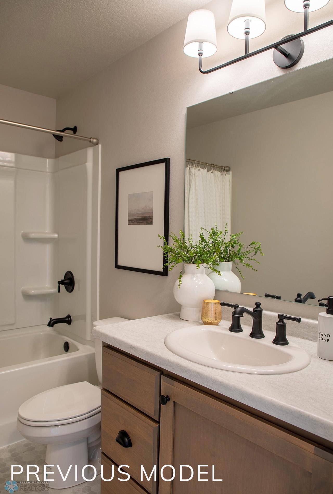 3624 Decorah Way Fargo, ND 58104 - Photo 7 of 10