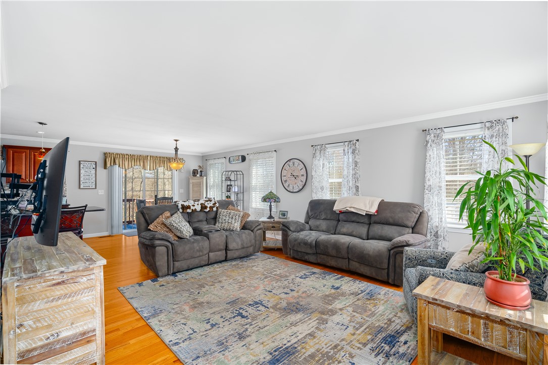 435 Cottrell Road Tiverton, RI 02878 - Photo 7 of 44 Gallery Image 7