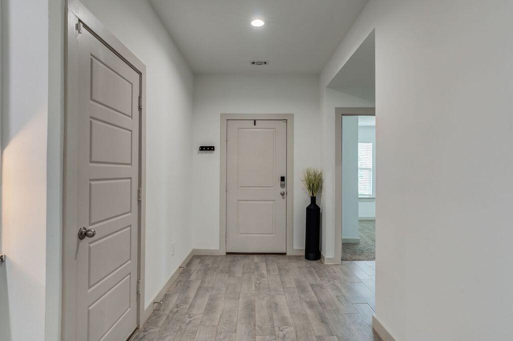 2901 134th Street Lubbock, TX 79423 - Photo 3 of 29 entry