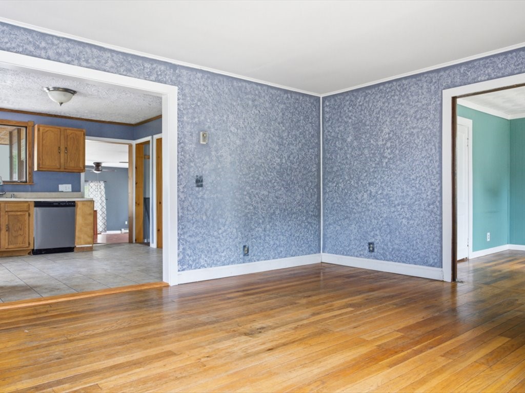 82 Wells Street Westerly, RI 02891 - Photo 9 of 45