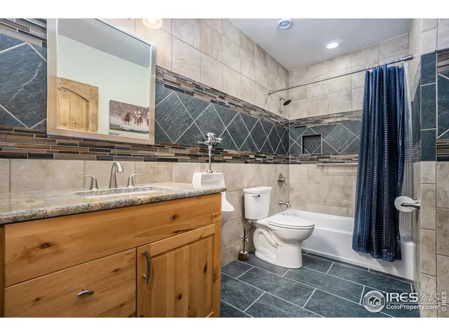 $900,000 | 223 Kings Canyon Road, Bellvue, CO 80512