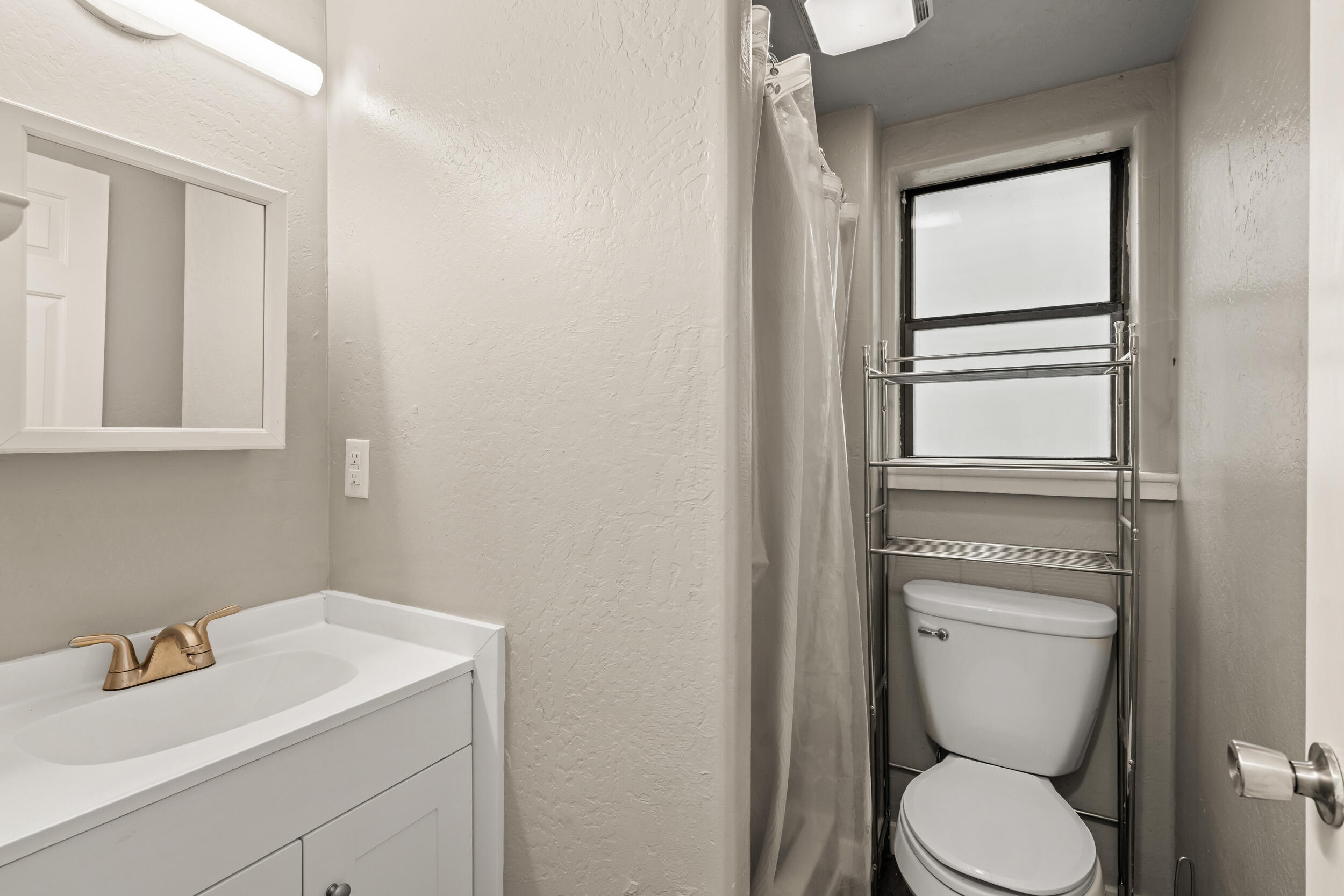2772 Merriman Road Medford, OR 97501 - Photo 21 of 30 21_2772 merriman rd, medford-20