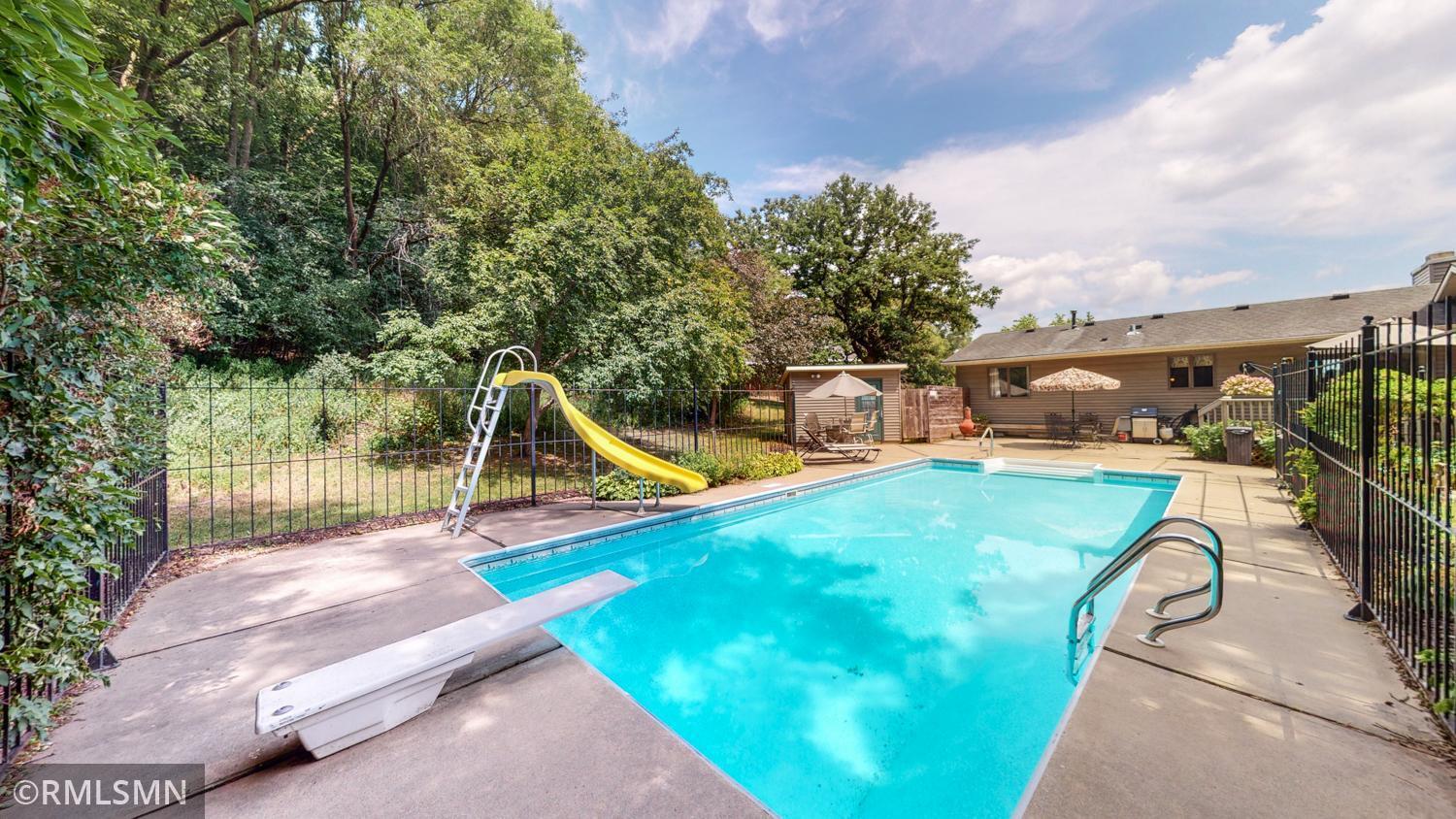 1815 Christopher Court Southeast Rochester, MN 55904 - Photo 27 of 28 Gallery Image 27