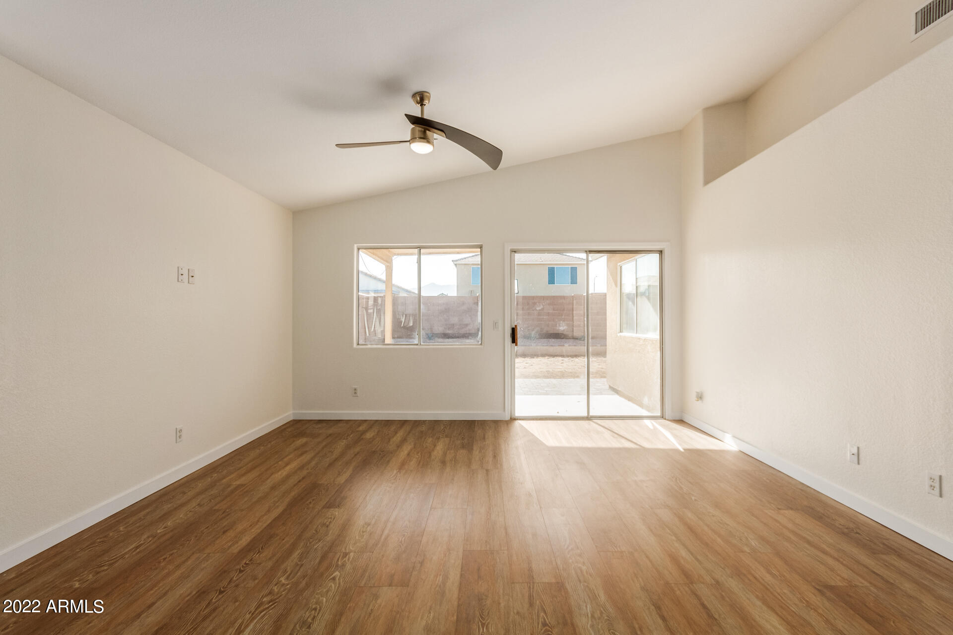 3415 West Shumway Farm Road Phoenix, AZ 85041 - Photo 11 of 29 11 - Shumway Farm