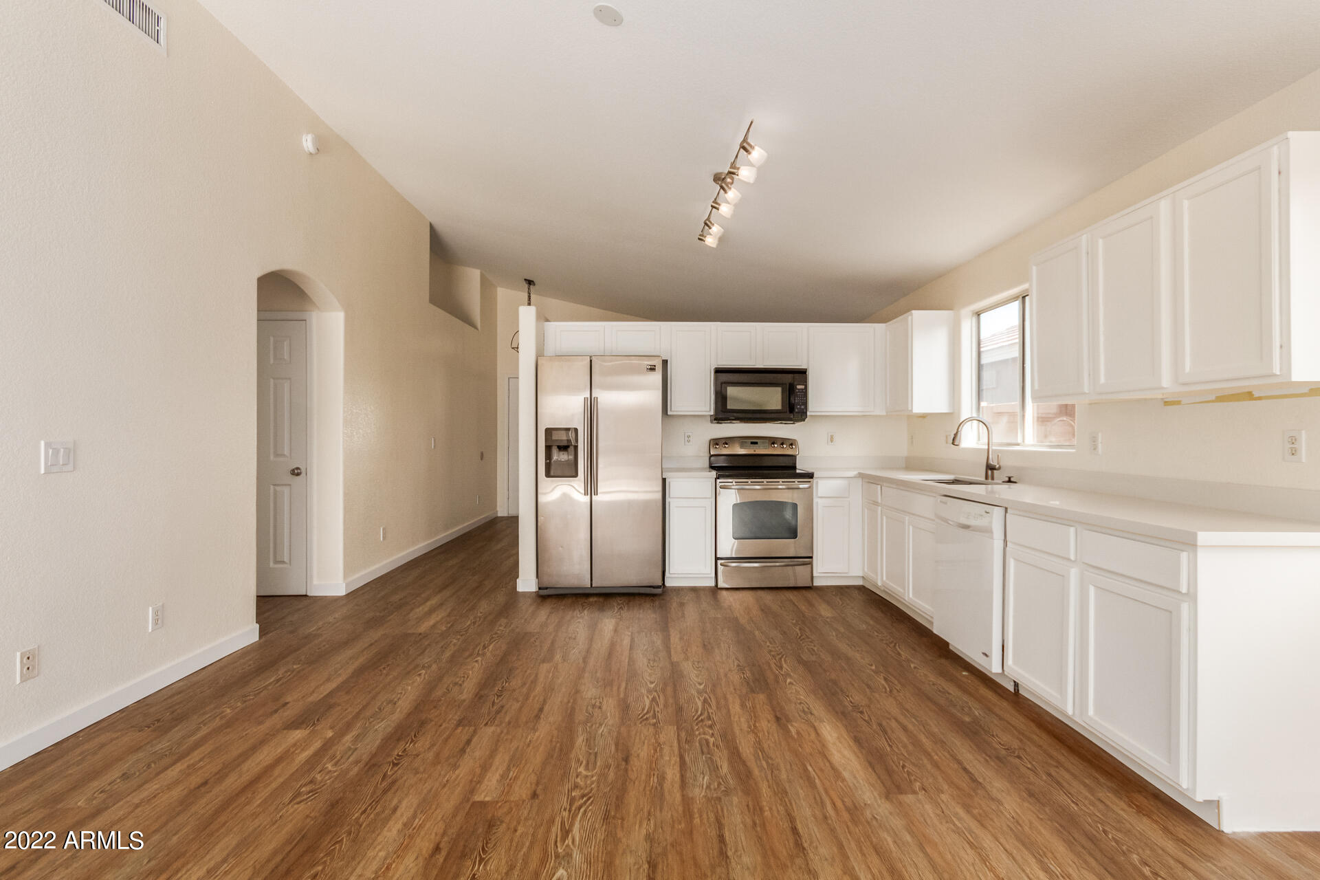 3415 West Shumway Farm Road Phoenix, AZ 85041 - Photo 15 of 29 15 - Shumway Farm