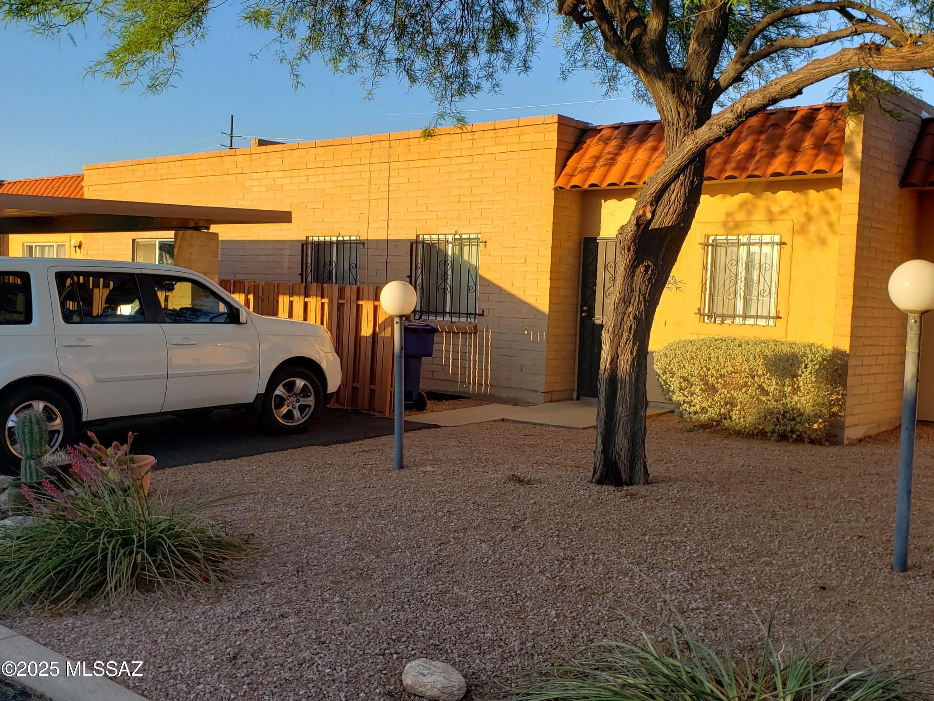 982 South Pantano Road Tucson, AZ 85710 - Photo 1 of 13 Gallery Image 1