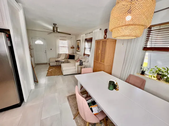 $2,890 | 723 West Palm Street, Lantana, FL 33462