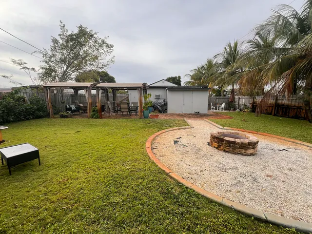 $2,890 | 723 West Palm Street, Lantana, FL 33462