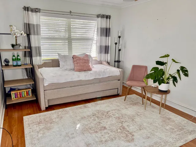 $2,890 | 723 West Palm Street, Lantana, FL 33462