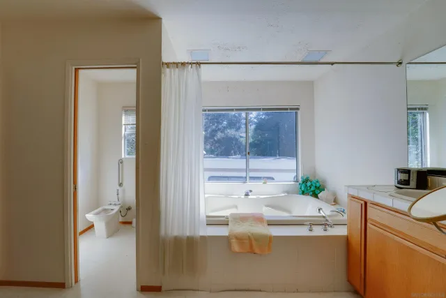 $999,000 | 11446 Meadow Creek Road, El Cajon, CA 92020