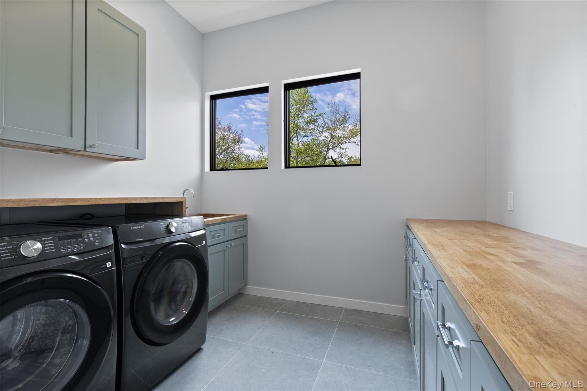 41 Mead Road Armonk, NY 10504 - Photo 27 of 40 Laundry Room
