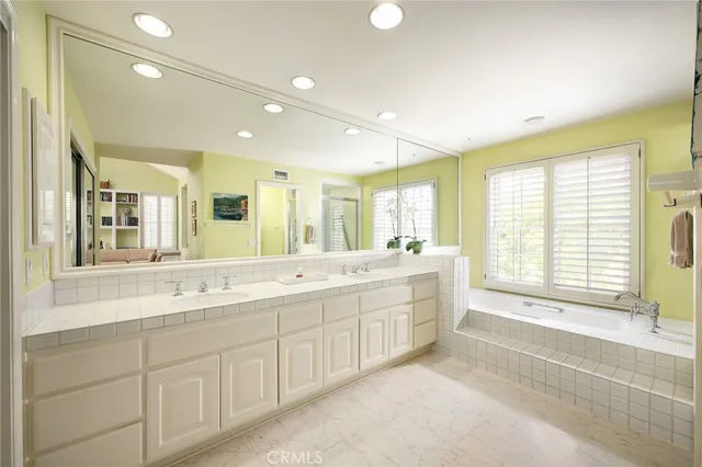 $2,595,000 | 81 Hillsdale Drive, Newport Beach, CA 92660