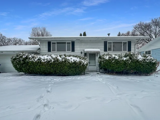 $150,000 | 593 Continental Drive, New Brighton, MN 55112