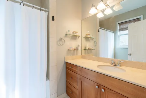 $575,000 | 1043 North Winchester Avenue, Unit 3, Chicago, IL 60622