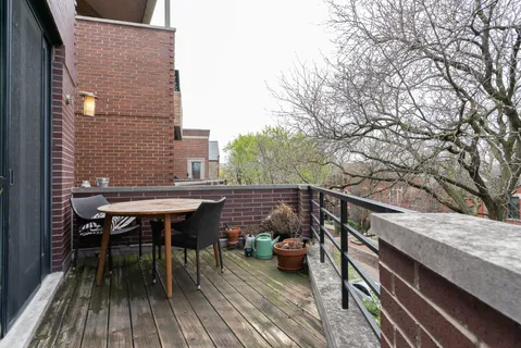 $575,000 | 1043 North Winchester Avenue, Unit 3, Chicago, IL 60622
