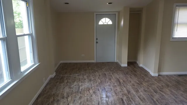 a view of empty room with window