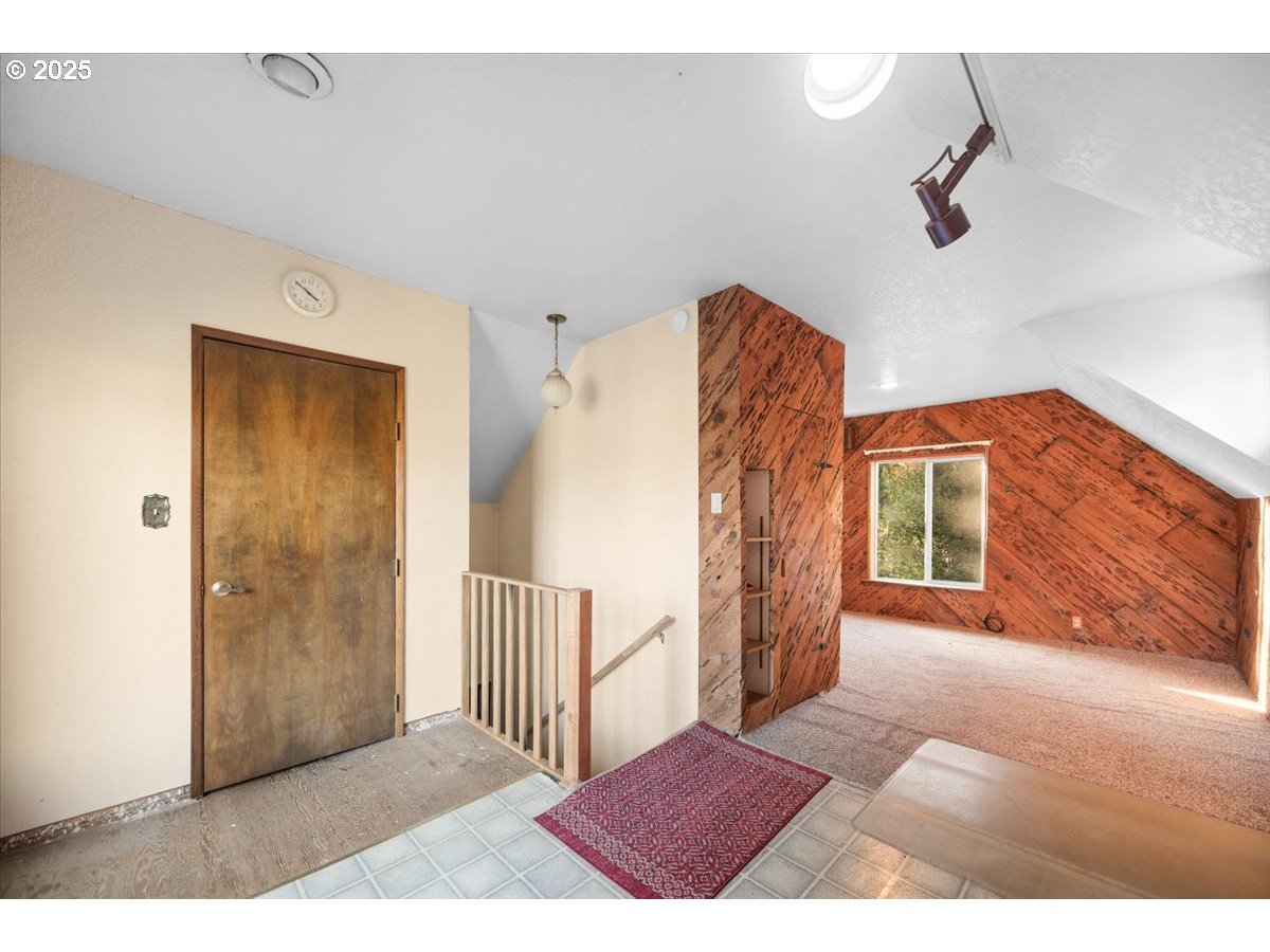 939 Buckhorn Road Roseburg, OR 97470 - Photo 17 of 35 a view interior of a house