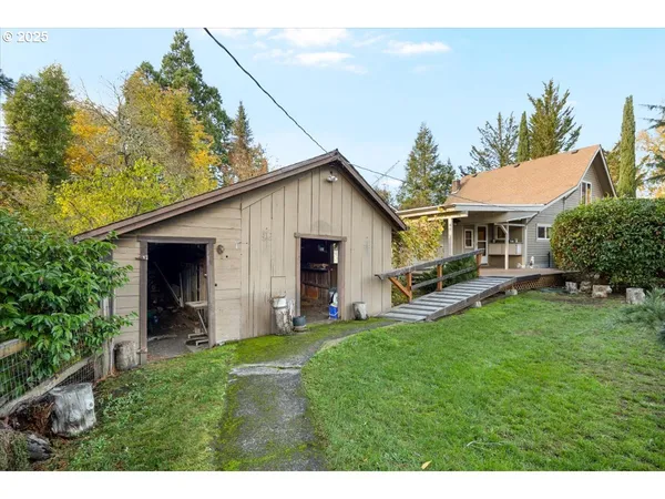 $449,000 | 939 Buckhorn Road, Roseburg, OR 97470