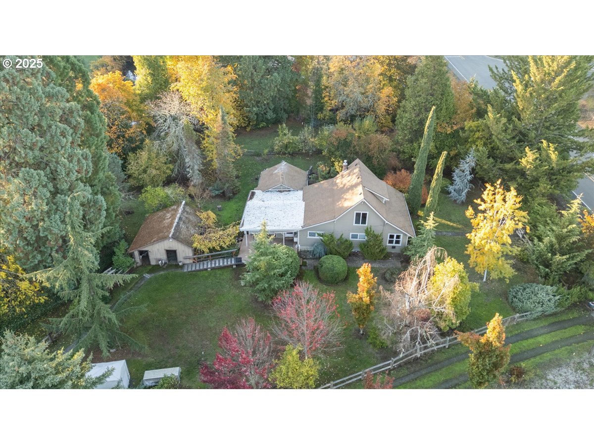 939 Buckhorn Road Roseburg, OR 97470 - Photo 21 of 35 a black and white photo of a house