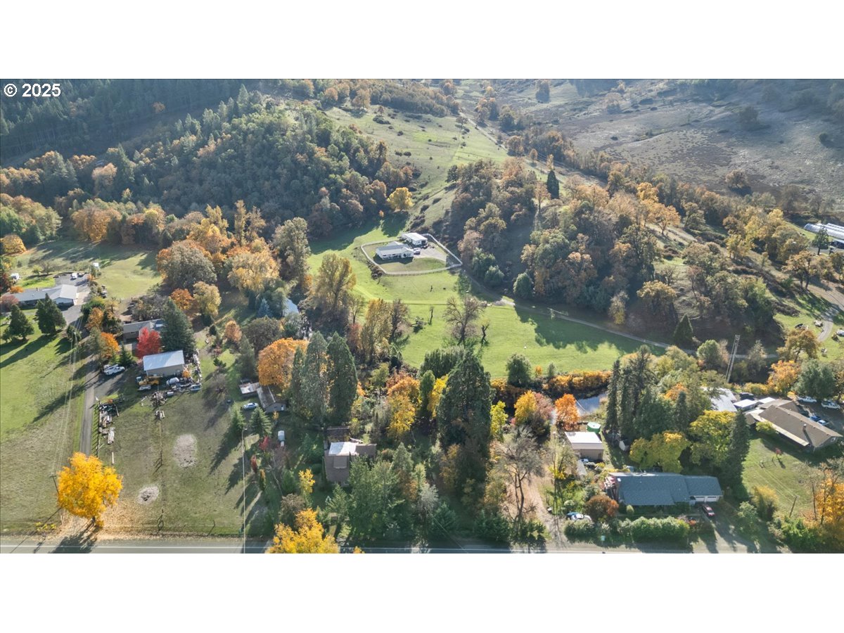 939 Buckhorn Road Roseburg, OR 97470 - Photo 32 of 35 a view of a city
