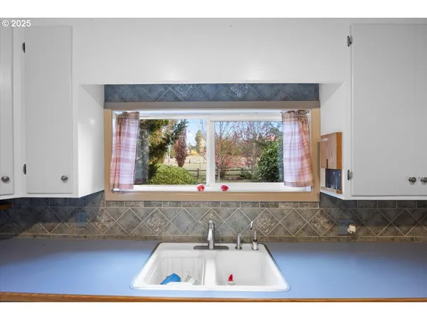 $449,000 | 939 Buckhorn Road, Roseburg, OR 97470