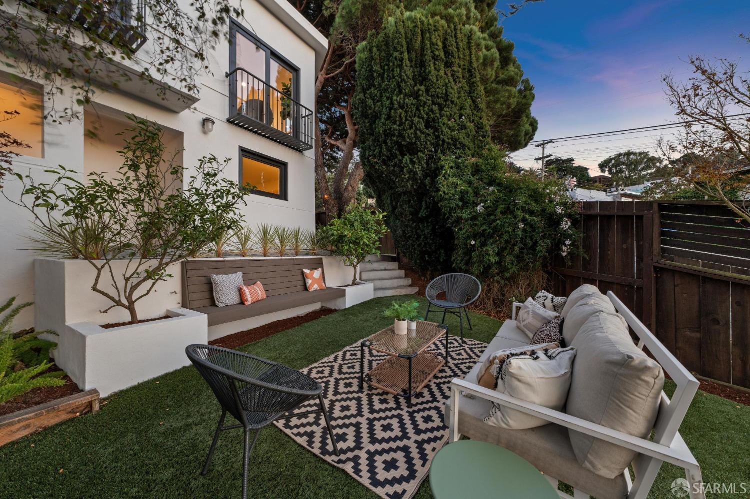 2 Aztec Street San Francisco, CA 94110 - Photo 3 of 68