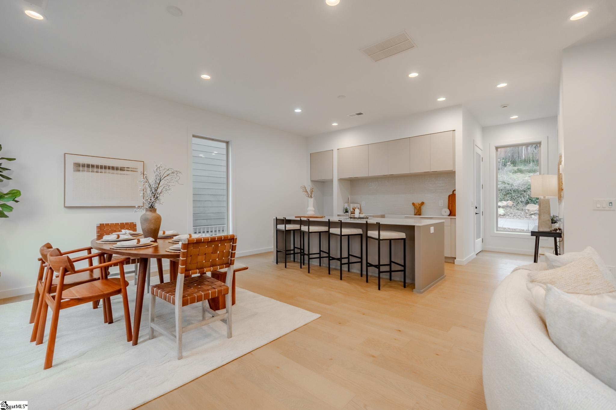 11 Mount Zion Avenue Greenville, SC 29607 - Photo 6 of 35