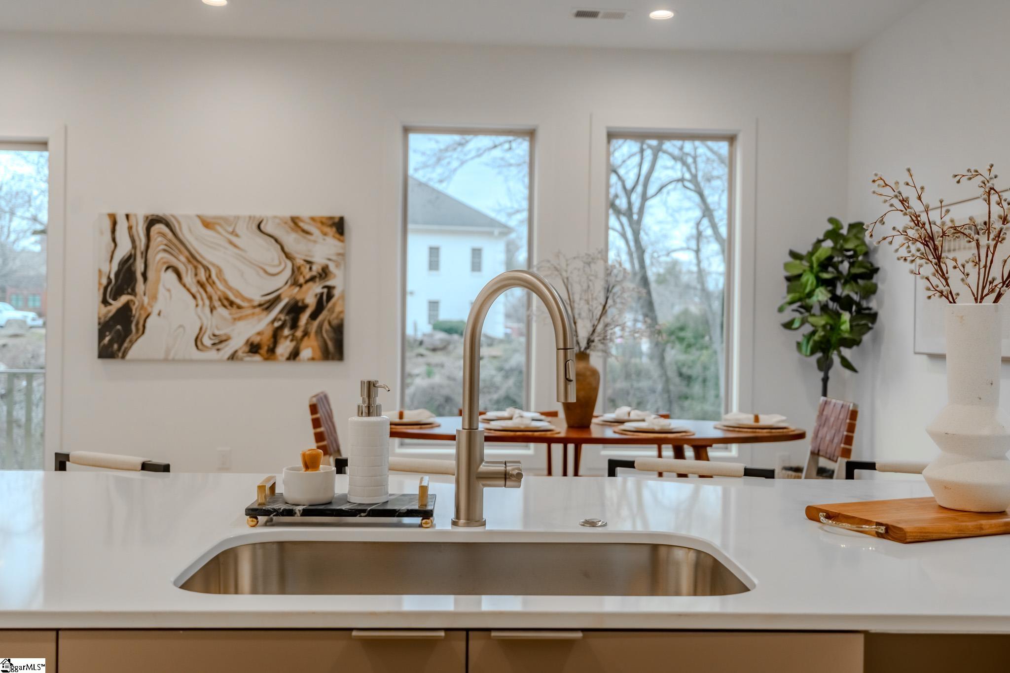 11 Mount Zion Avenue Greenville, SC 29607 - Photo 8 of 35