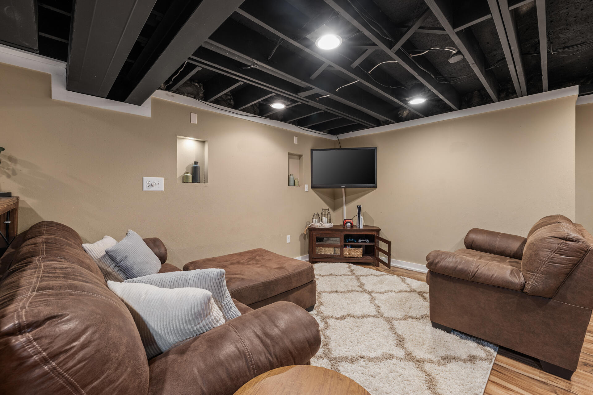 3960 Kings Way Slinger, WI 53086 - Photo 26 of 27 Basement Rec Room