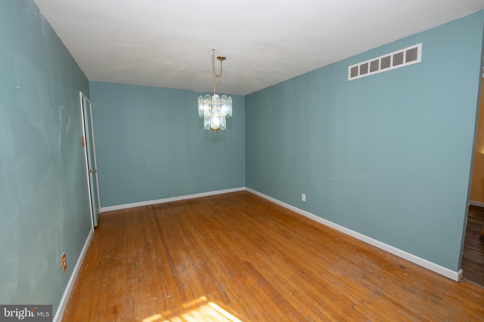 9124 Springview Road Philadelphia, PA 19115 - Photo 13 of 45 Gallery Image 13