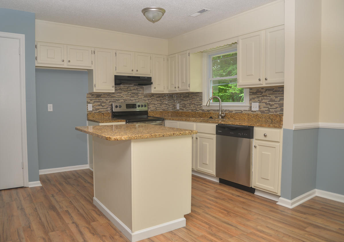 101 Atlanta Road Ladson, SC 29456 - Photo 11 of 31 Kitchen (1 of 1)-2