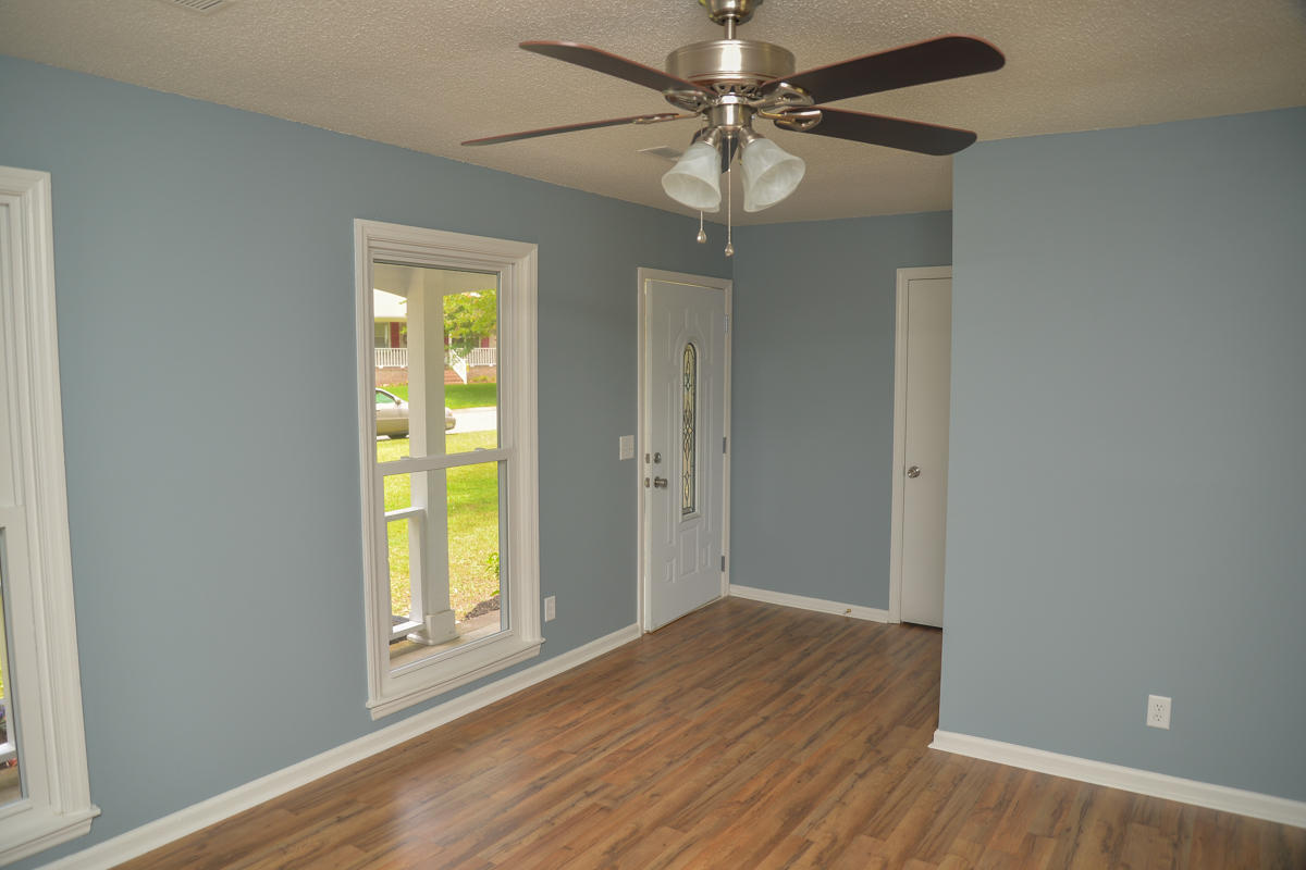 101 Atlanta Road Ladson, SC 29456 - Photo 18 of 31 Living Room (1 of 1)