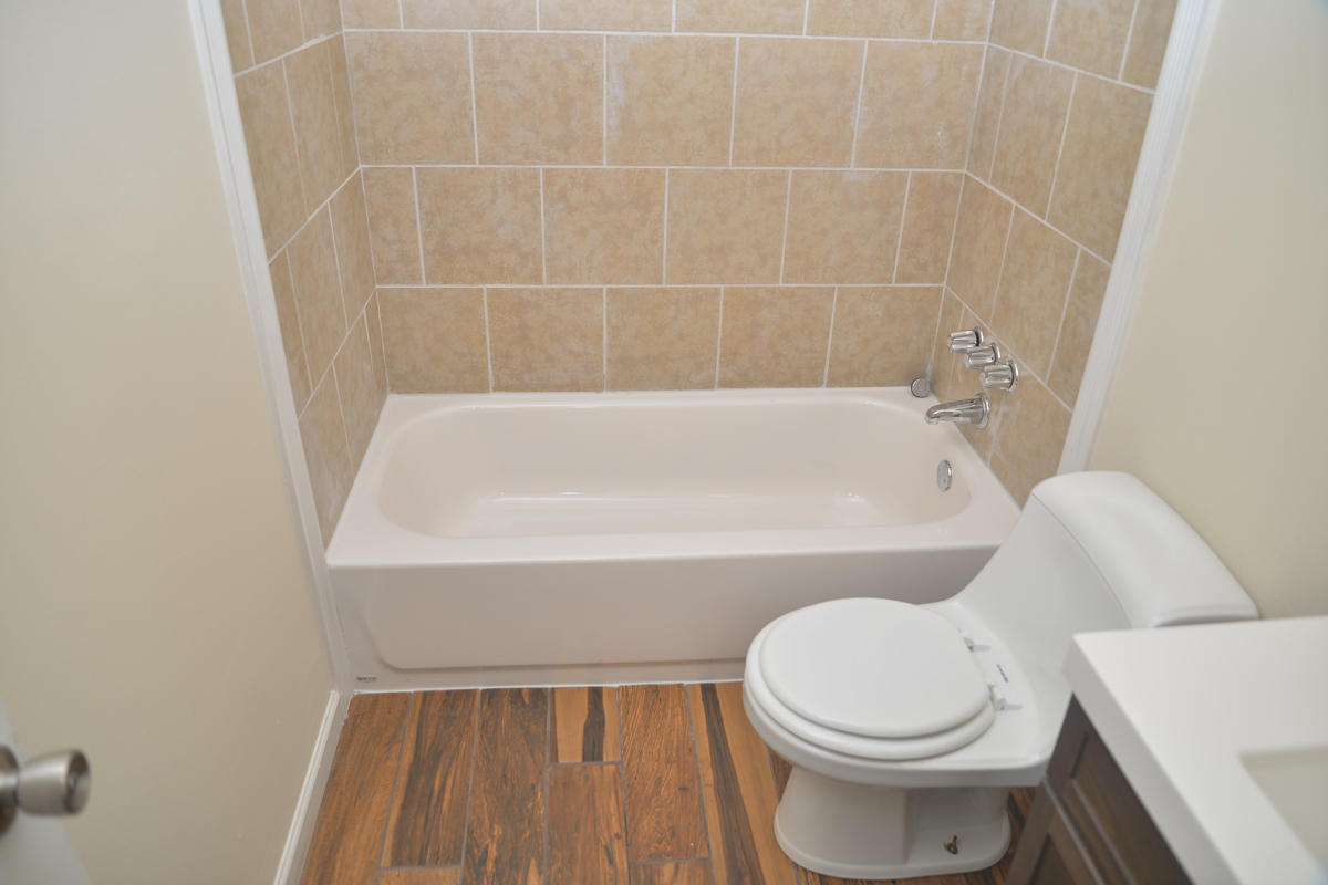 101 Atlanta Road Ladson, SC 29456 - Photo 22 of 31 Full Bathroom (1 of 1)-2