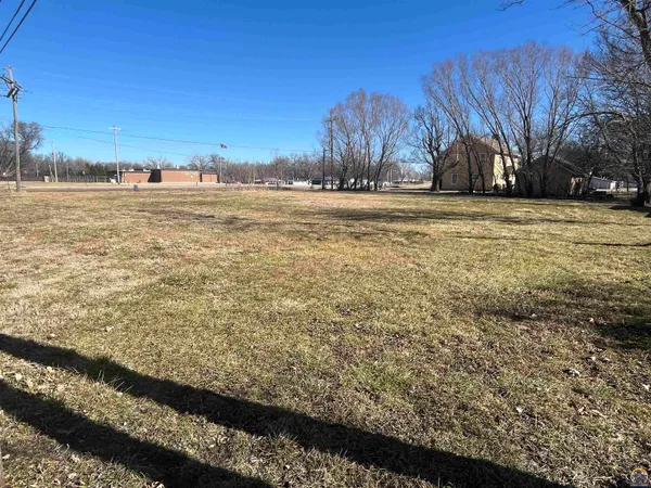 $80,000 | 1500 East 6th Avenue, Emporia, KS 66801