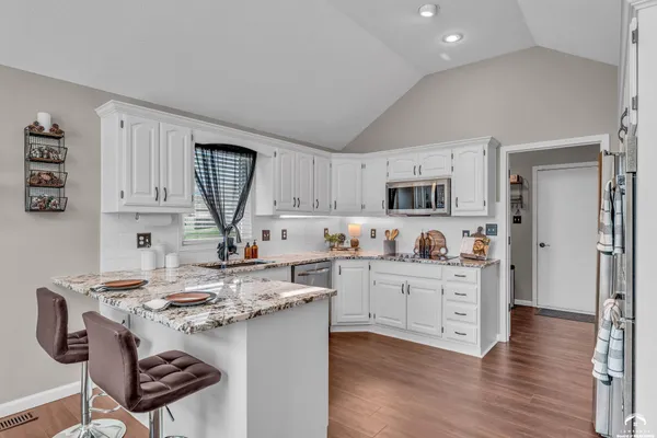 $461,999 | 7710 Southwest 27th Street, Topeka, KS 66614