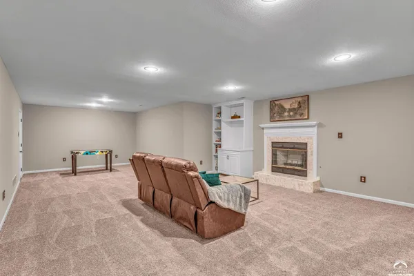 $461,999 | 7710 Southwest 27th Street, Topeka, KS 66614