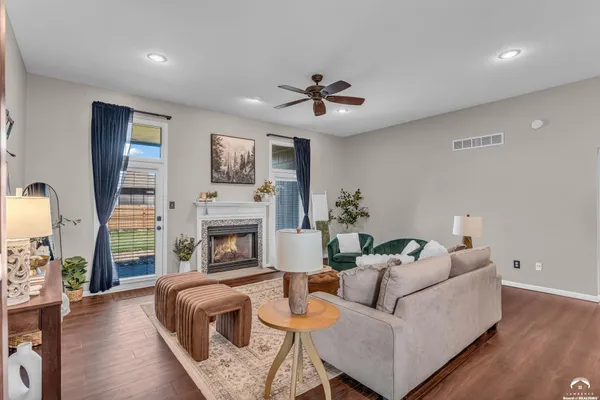 $461,999 | 7710 Southwest 27th Street, Topeka, KS 66614