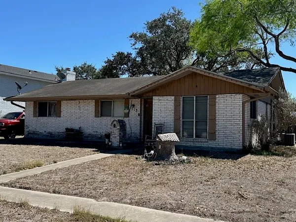 $139,000 | 1513 East Warren Avenue, Kingsville, TX 78363
