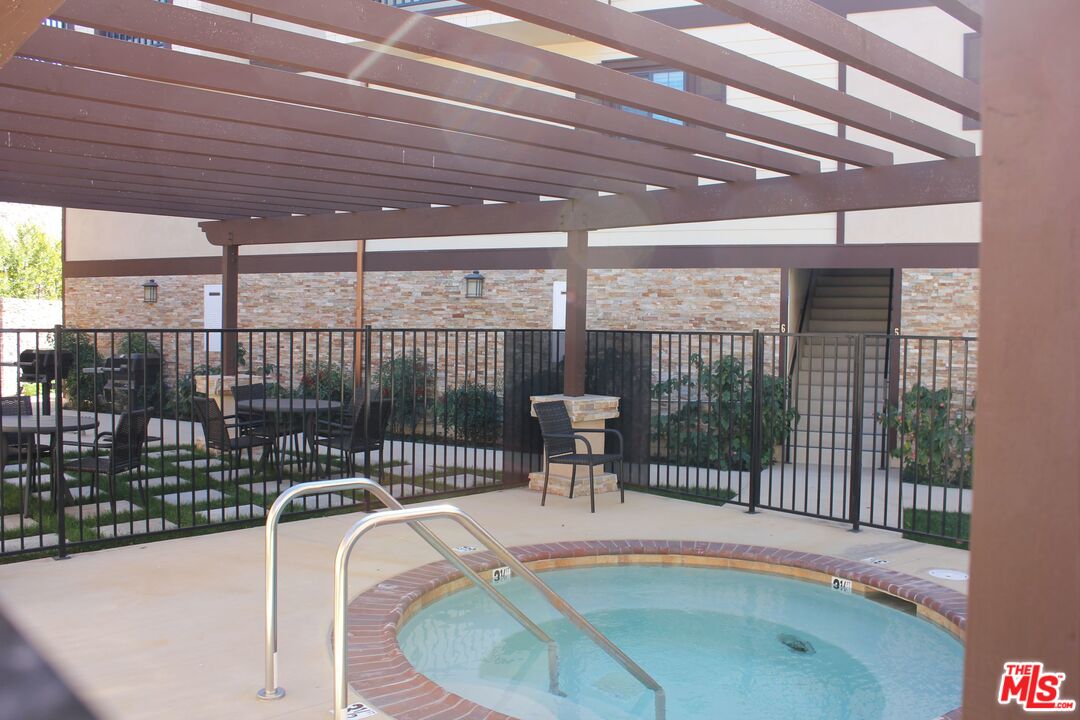 5250 Chesebro Road Agoura Hills, CA 91301 - Photo 3 of 5