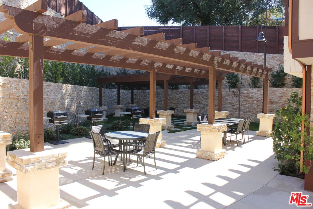 5250 Chesebro Road Agoura Hills, CA 91301 - Photo 4 of 5